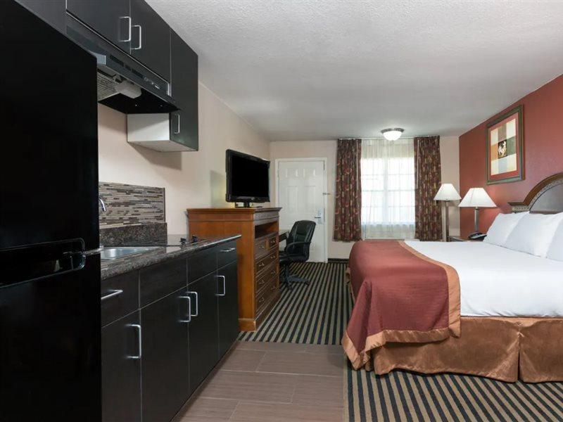 Baymont By Wyndham Port Arthur - Groves Area Exterior foto